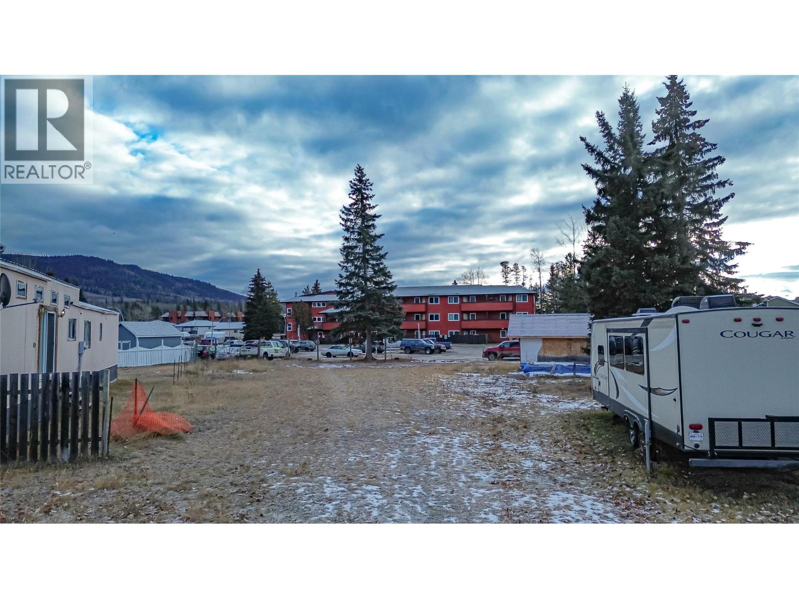 32 Aspen Place, Tumbler Ridge, British Columbia  V0C 2W0 - Photo 3 - 10370024