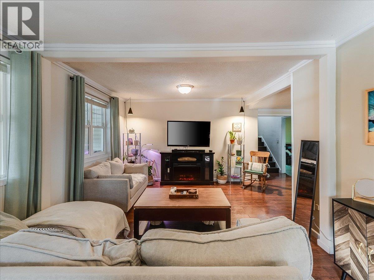 613 11th Avenue, Castlegar, British Columbia  V1N 1J7 - Photo 11 - 10369959