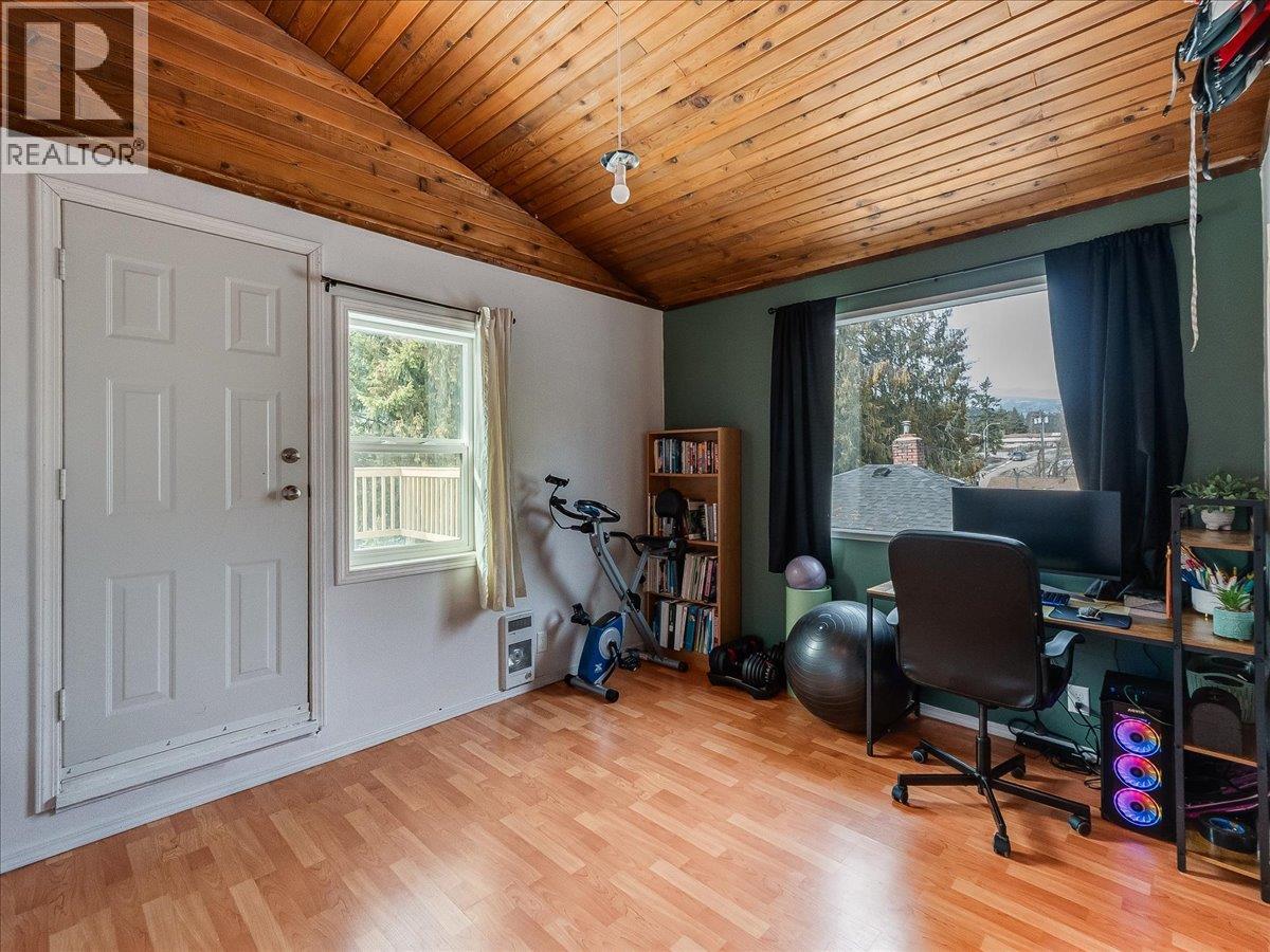 613 11th Avenue, Castlegar, British Columbia  V1N 1J7 - Photo 28 - 10369959