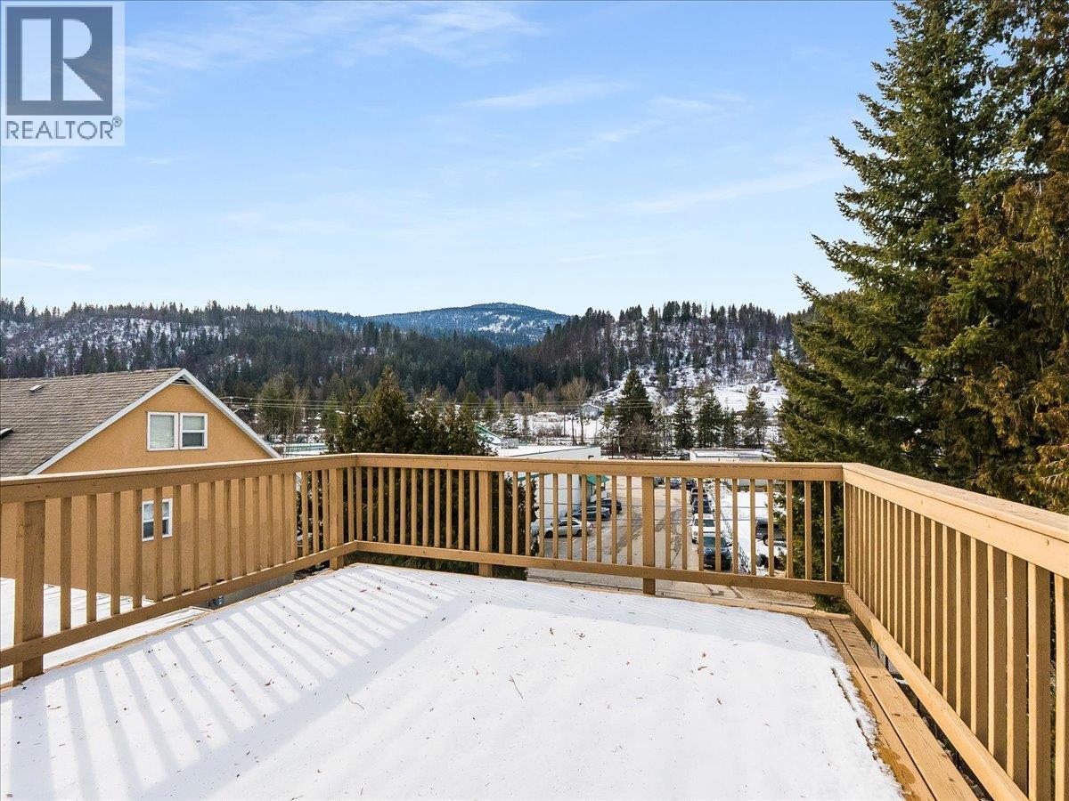 613 11th Avenue, Castlegar, British Columbia  V1N 1J7 - Photo 31 - 10369959