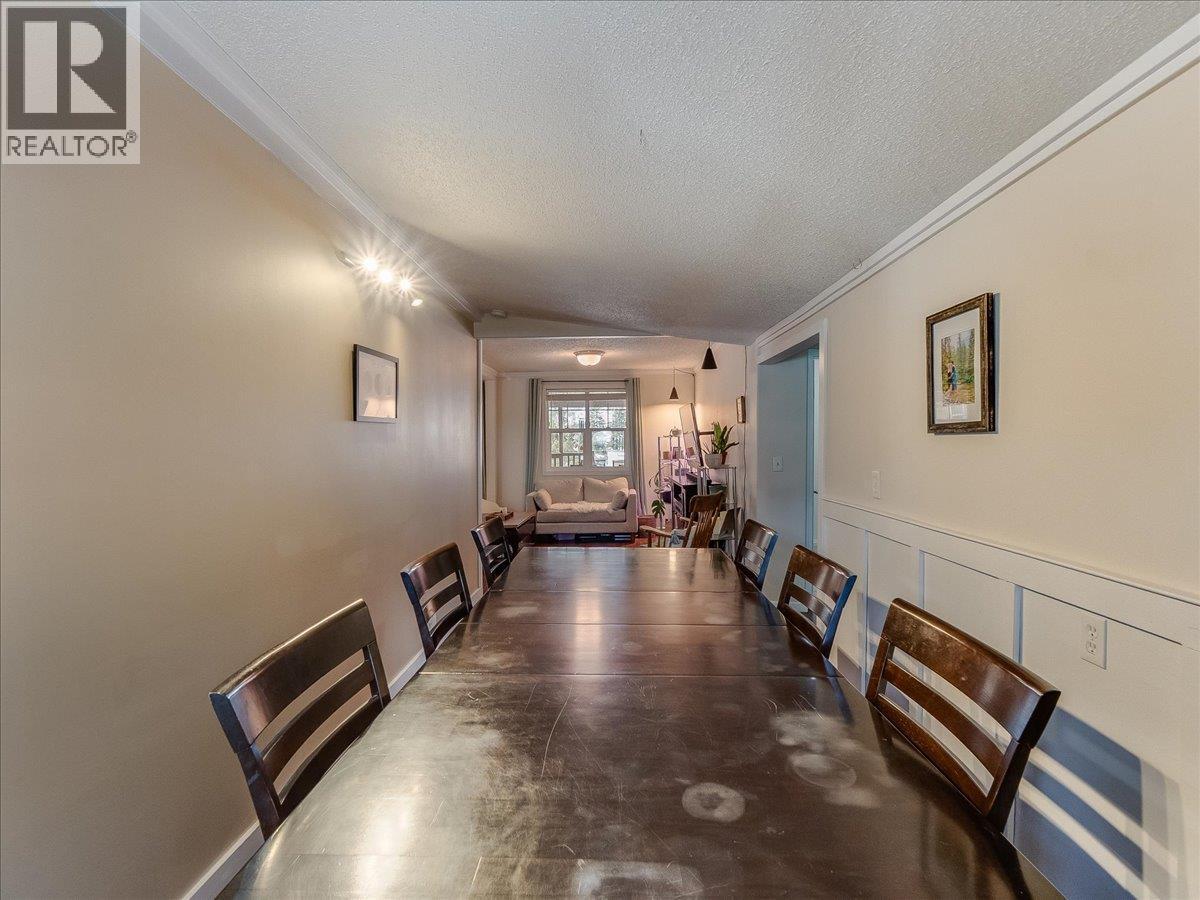 613 11th Avenue, Castlegar, British Columbia  V1N 1J7 - Photo 35 - 10369959