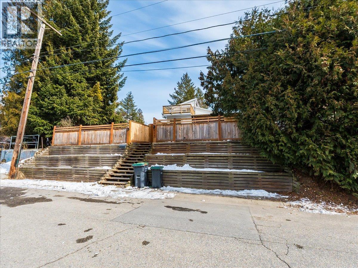 613 11th Avenue, Castlegar, British Columbia  V1N 1J7 - Photo 50 - 10369959