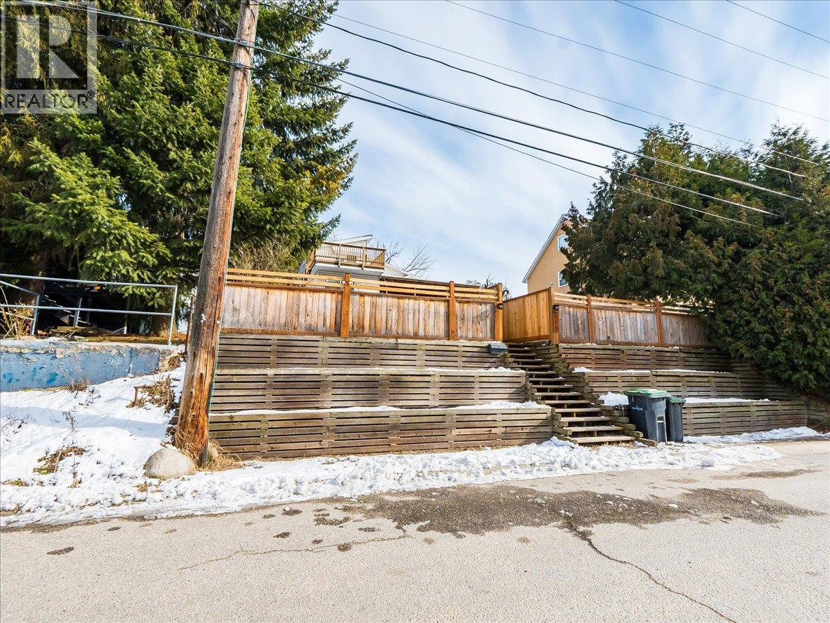 613 11th Avenue, Castlegar, British Columbia  V1N 1J7 - Photo 51 - 10369959