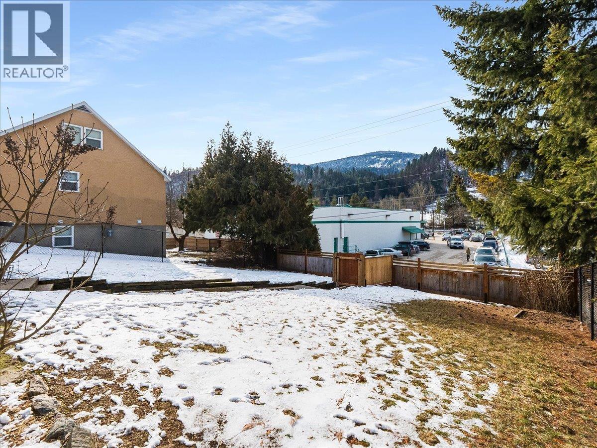 613 11th Avenue, Castlegar, British Columbia  V1N 1J7 - Photo 55 - 10369959