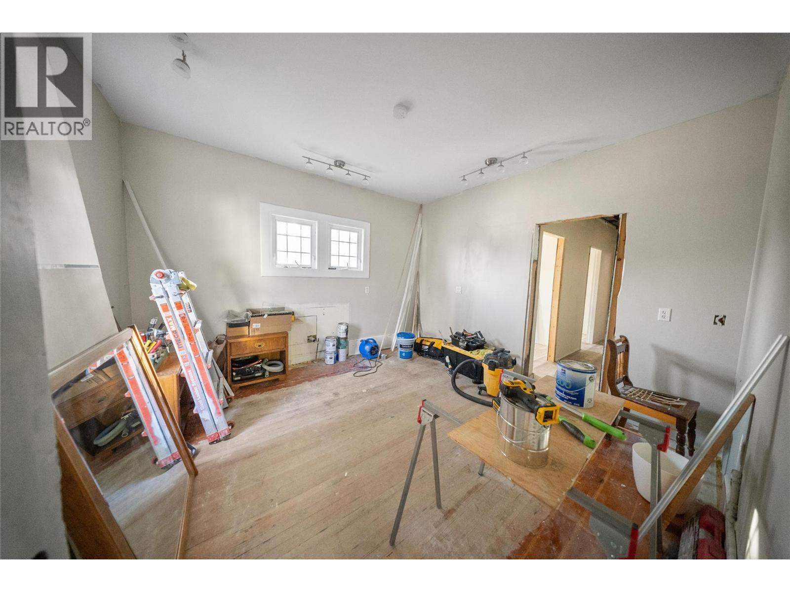 2340 Pandosy Street, Kelowna, British Columbia  V1Y 1T3 - Photo 17 - 10370047