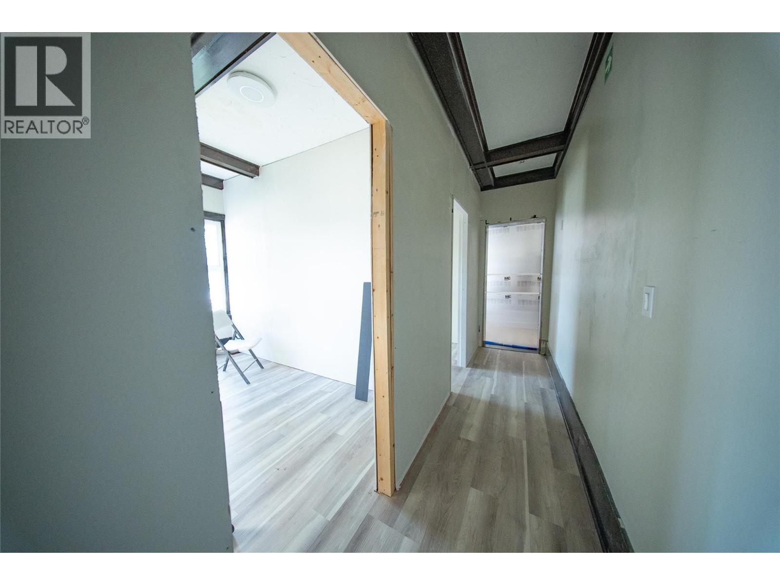 2340 Pandosy Street, Kelowna, British Columbia  V1Y 1T3 - Photo 18 - 10370047