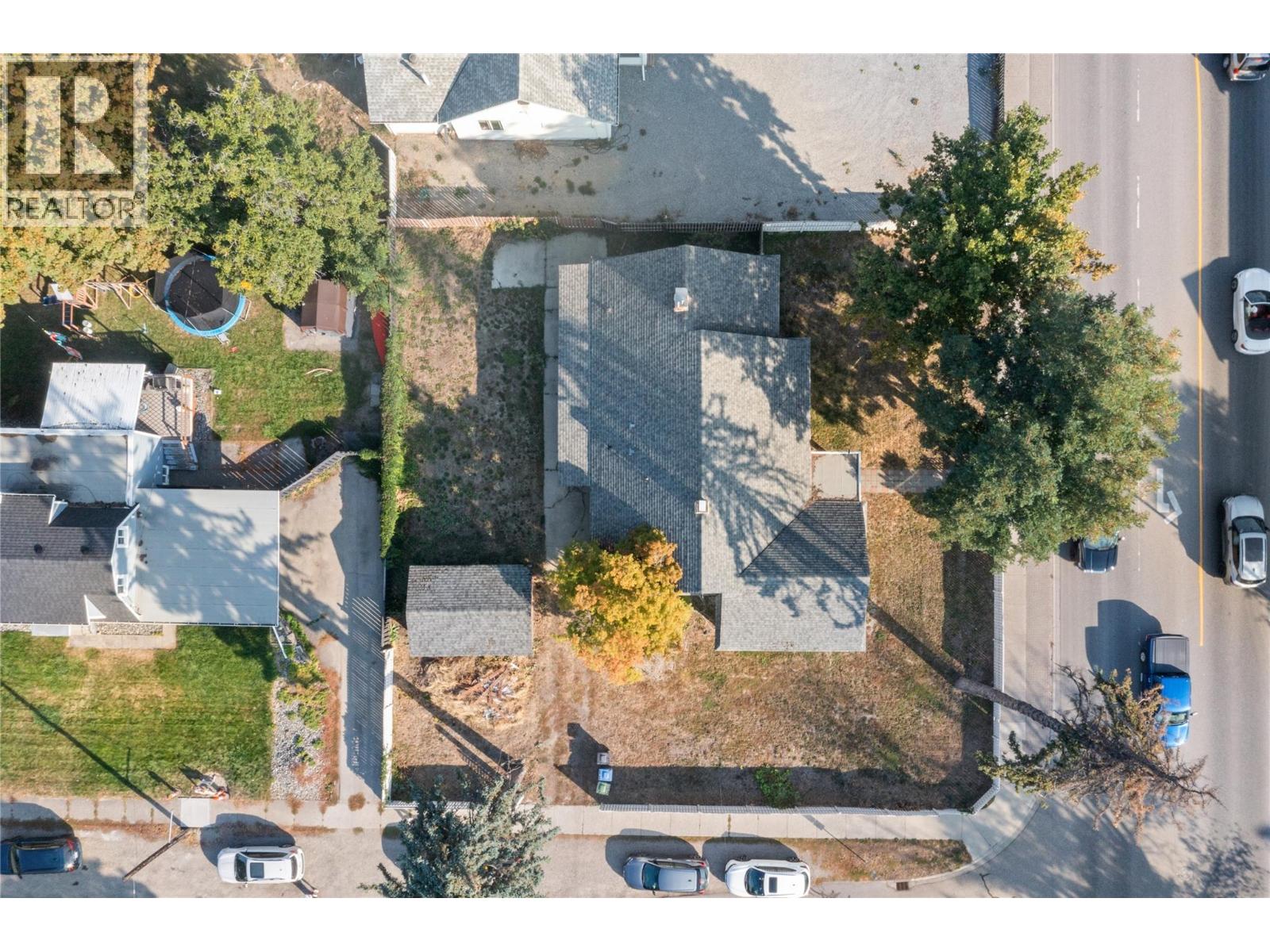 2340 Pandosy Street, Kelowna, British Columbia  V1Y 1T3 - Photo 2 - 10370047