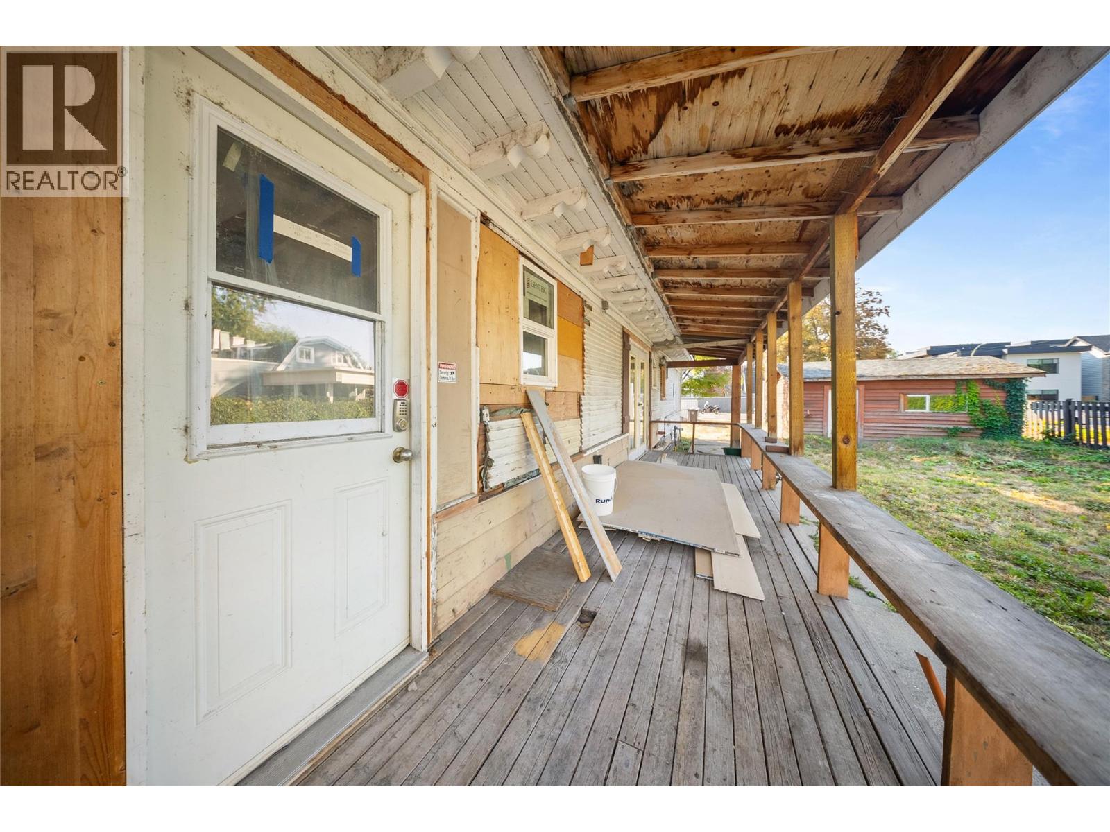 2340 Pandosy Street, Kelowna, British Columbia  V1Y 1T3 - Photo 11 - 10370077