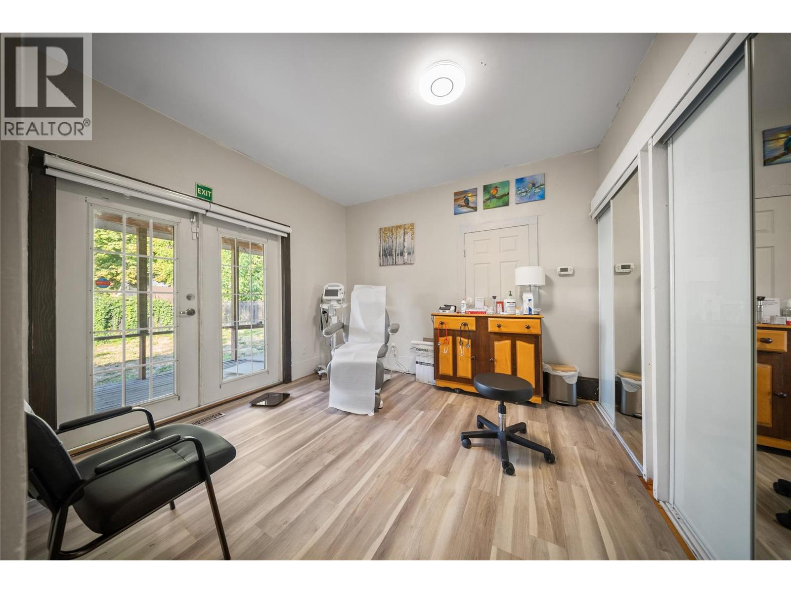 2340 Pandosy Street, Kelowna, British Columbia  V1Y 1T3 - Photo 14 - 10370077