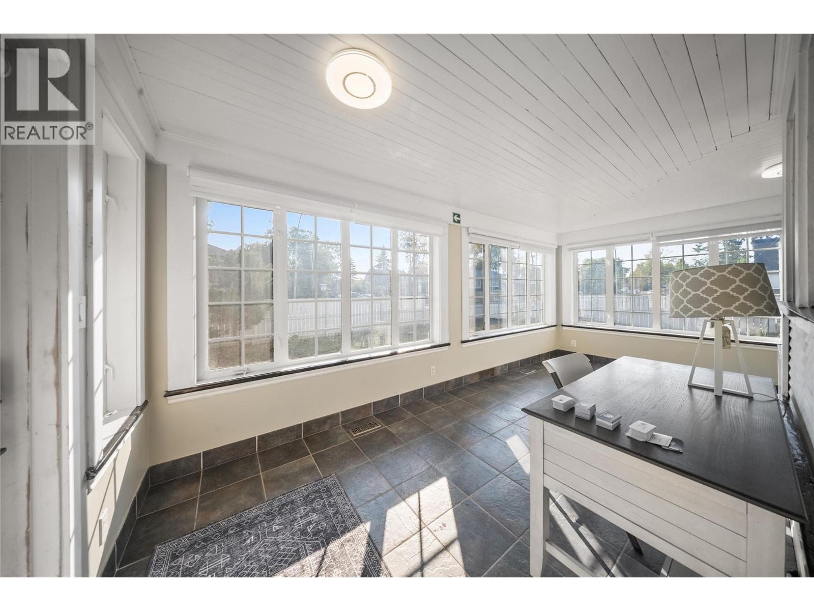 2340 Pandosy Street, Kelowna, British Columbia  V1Y 1T3 - Photo 15 - 10370077