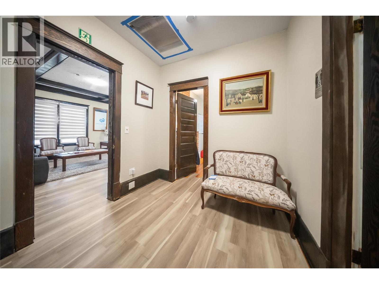 2340 Pandosy Street, Kelowna, British Columbia  V1Y 1T3 - Photo 9 - 10370077