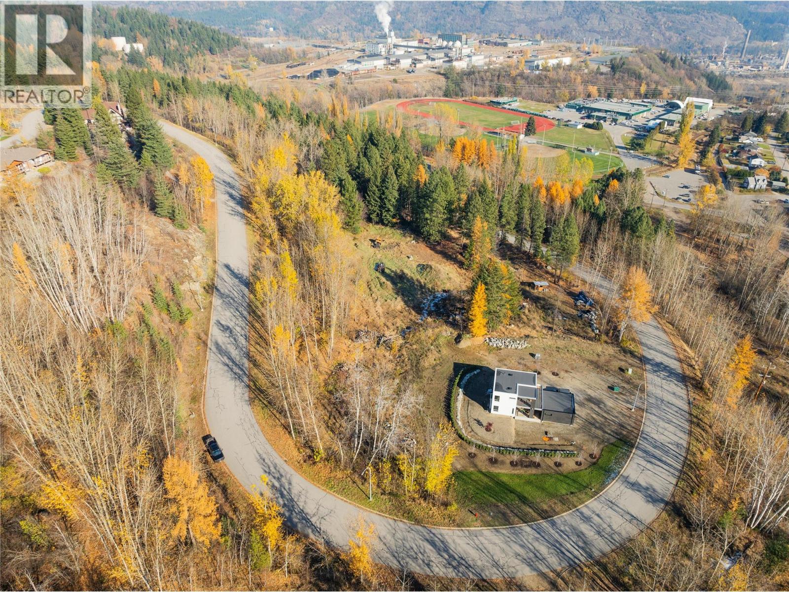 220 WHITMAN Way, warfield, British Columbia