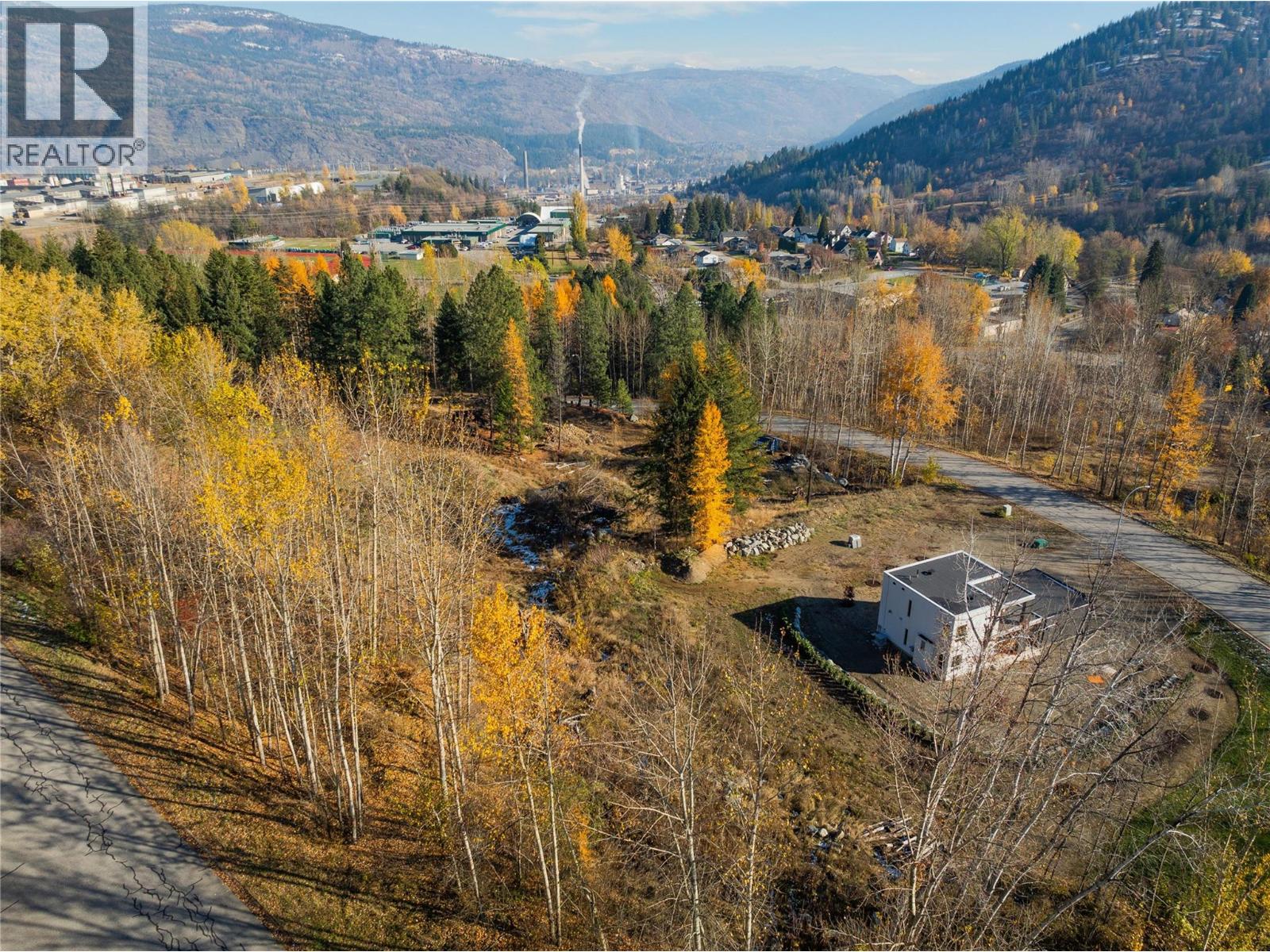 220 Whitman Way, Warfield, British Columbia  V1R 4T9 - Photo 10 - 10370085