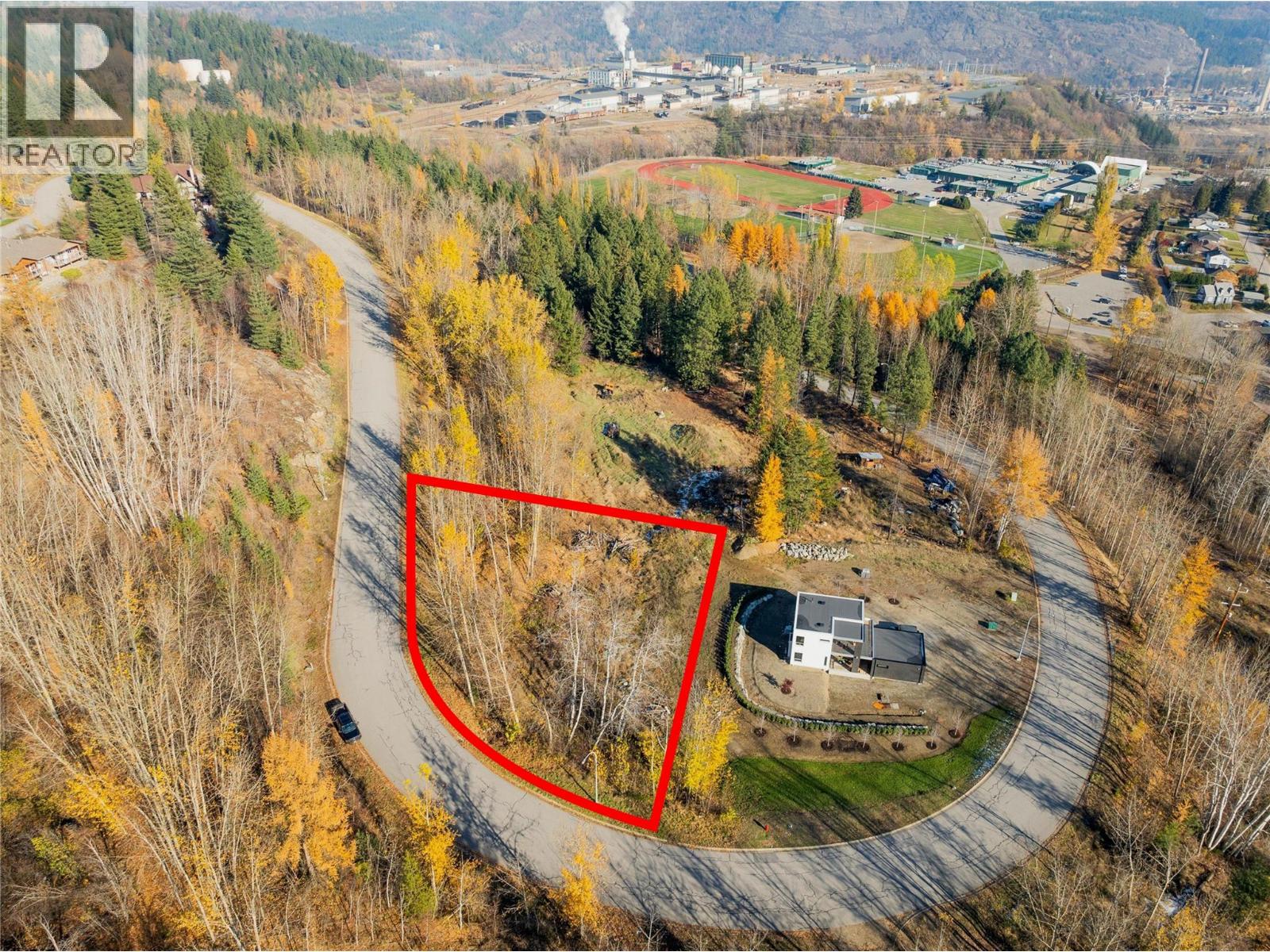 220 Whitman Way, Warfield, British Columbia  V1R 4T9 - Photo 2 - 10370085