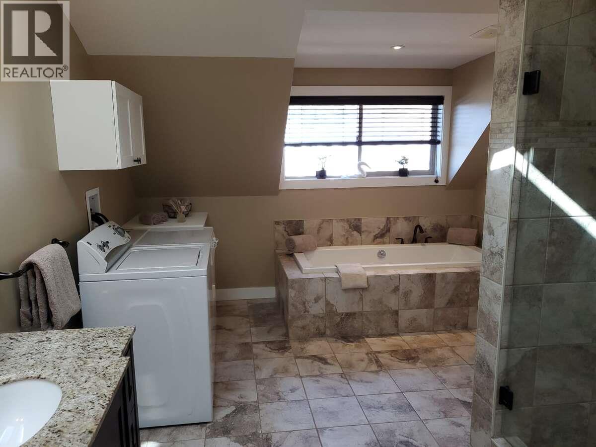 9200 Shale Avenue, Summerland, British Columbia  V0H 1Z2 - Photo 16 - 10370103