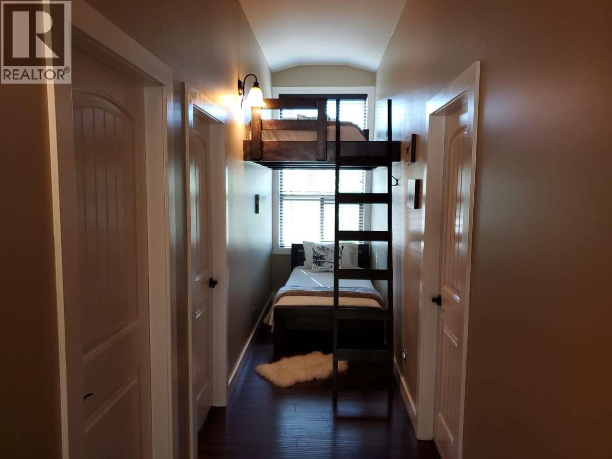 9200 Shale Avenue, Summerland, British Columbia  V0H 1Z2 - Photo 19 - 10370103