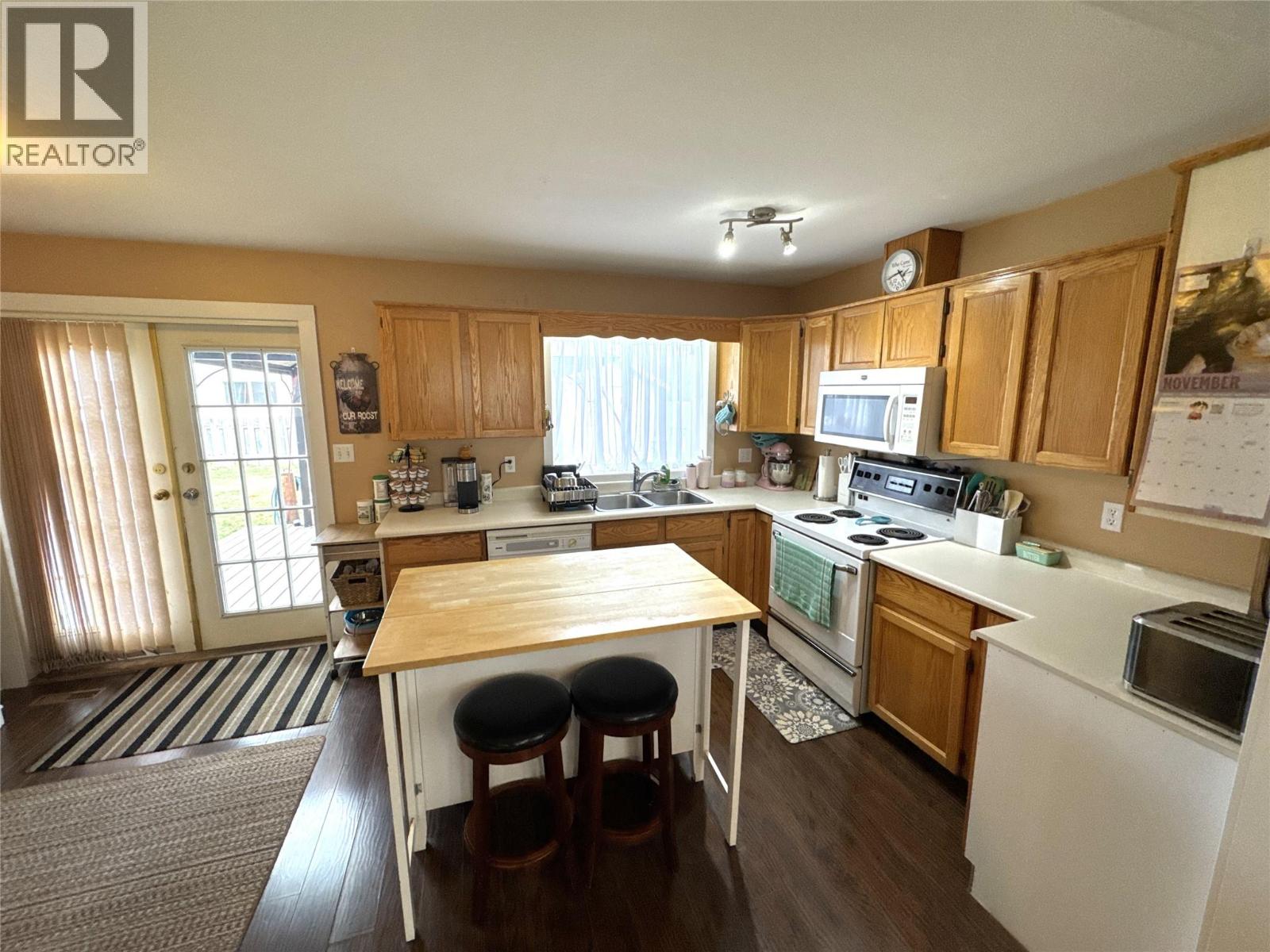 2313 Clapperton Avenue, Merritt, British Columbia  V1K 1B8 - Photo 8 - 10369875