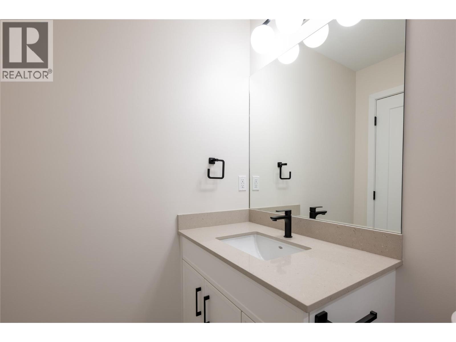 165 Chestnut Avenue, Kamloops, British Columbia  V2B 1L3 - Photo 26 - 10370031