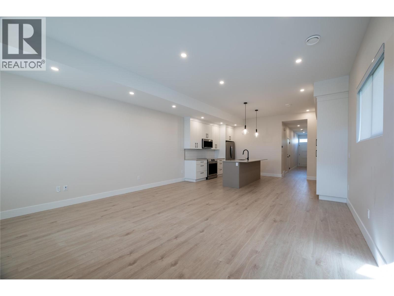 165 Chestnut Avenue, Kamloops, British Columbia  V2B 1L3 - Photo 3 - 10370031