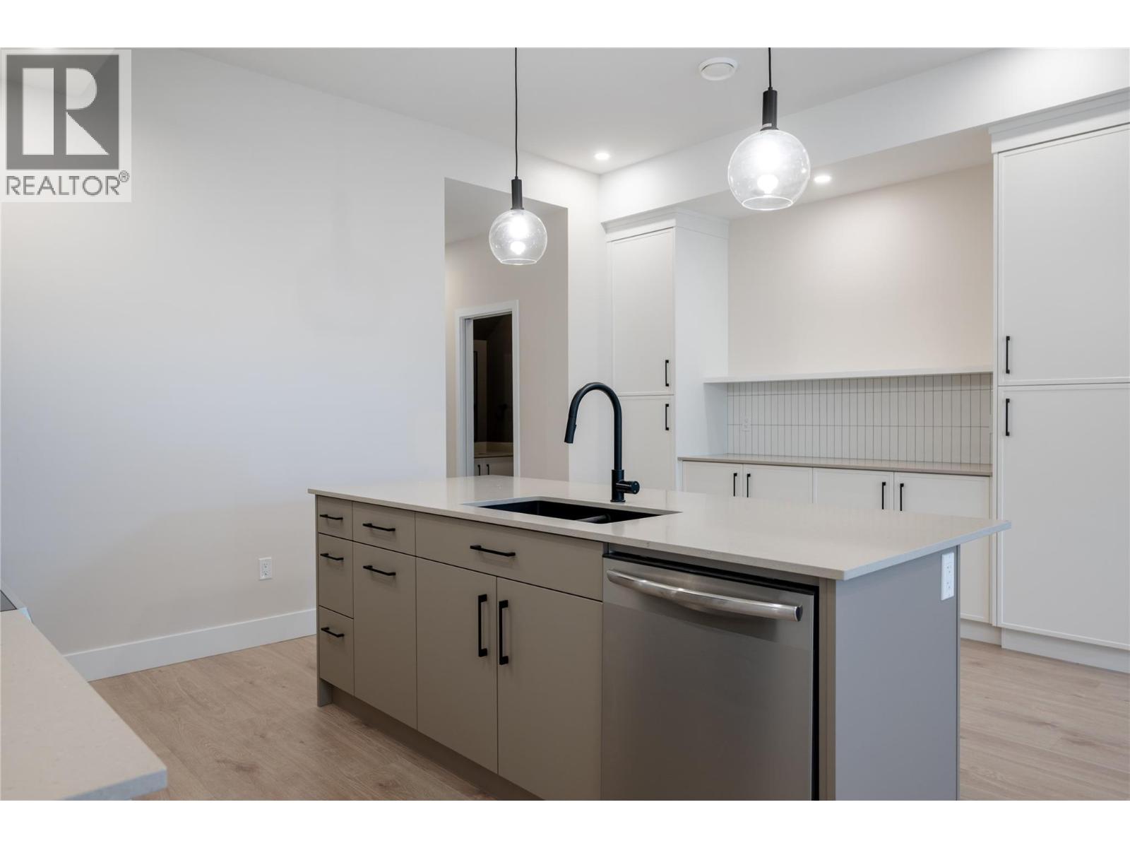 165 Chestnut Avenue, Kamloops, British Columbia  V2B 1L3 - Photo 6 - 10370031