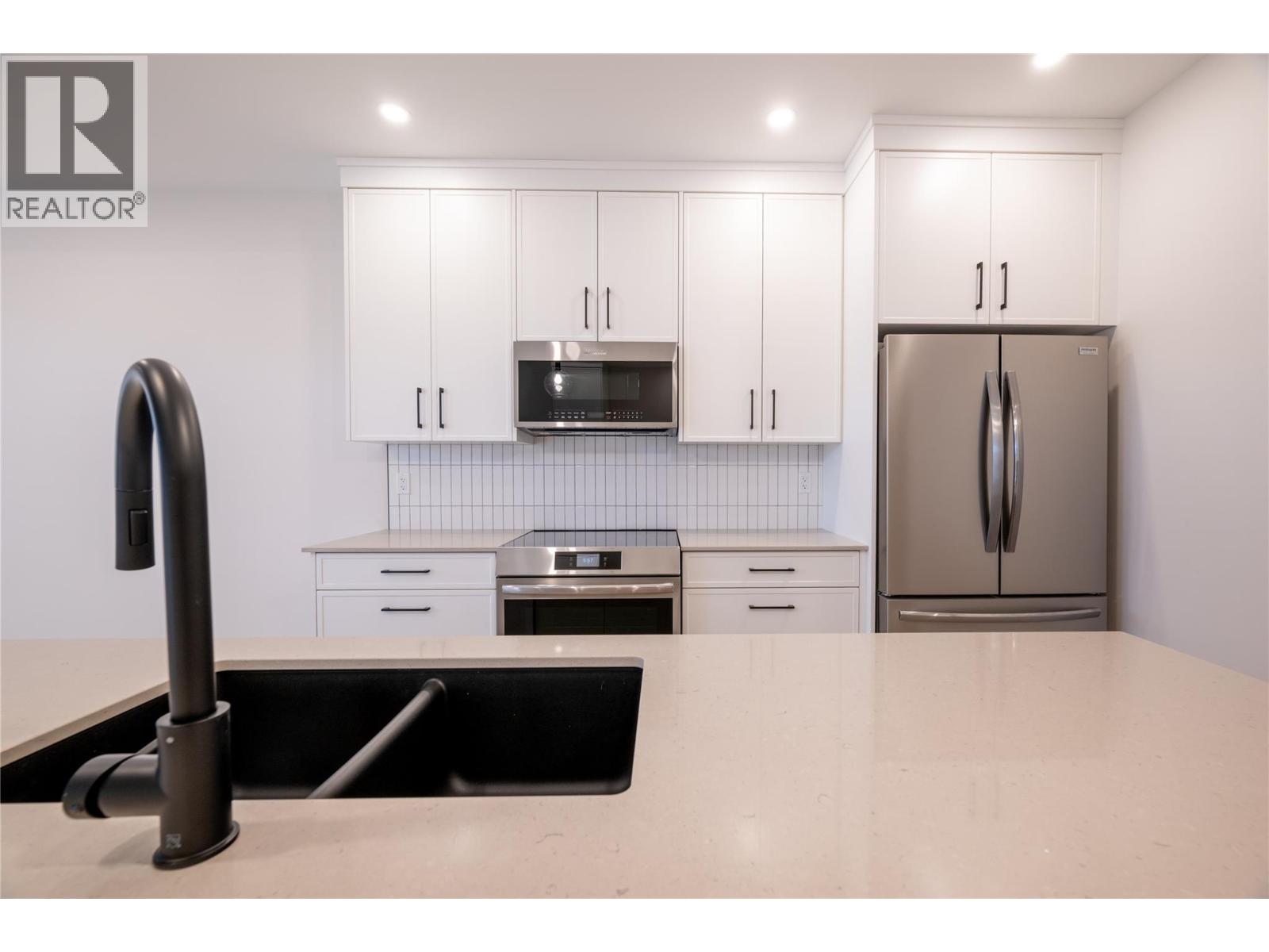 165 Chestnut Avenue, Kamloops, British Columbia  V2B 1L3 - Photo 8 - 10370031