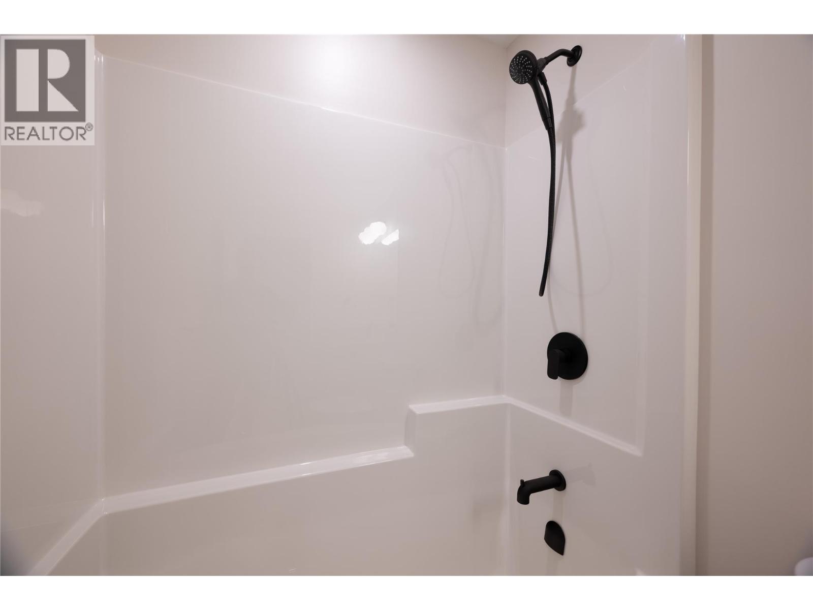 163 Chestnut Avenue, Kamloops, British Columbia  V2B 1L3 - Photo 30 - 10370033