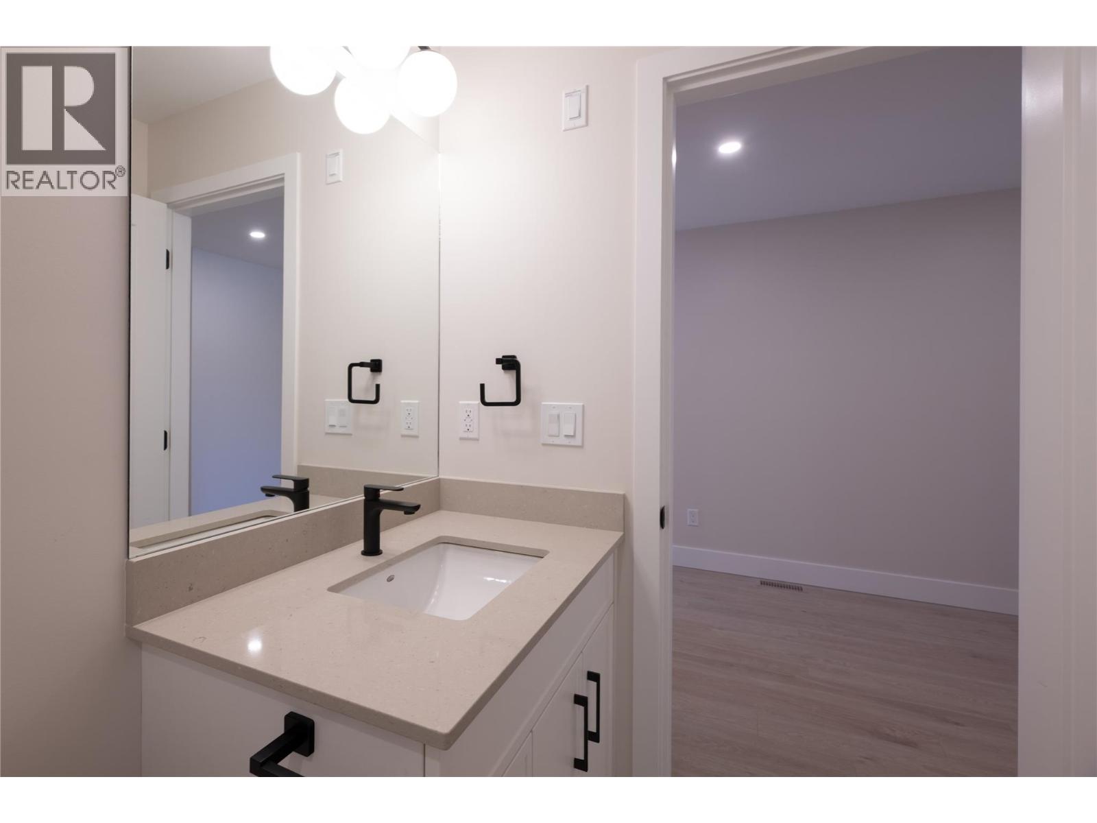 163 Chestnut Avenue, Kamloops, British Columbia  V2B 1L3 - Photo 31 - 10370033