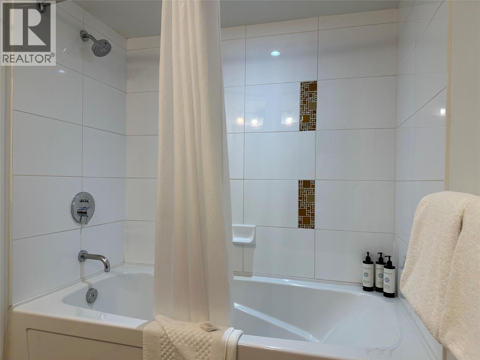 4200 Lakeshore Drive Unit# 108, Osoyoos, British Columbia  V0H 1V6 - Photo 11 - 10370083