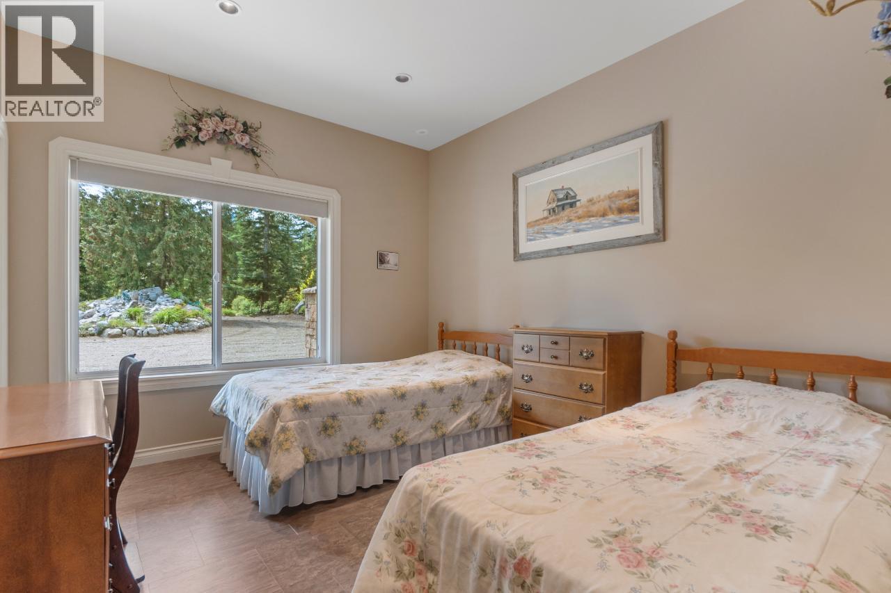 1480 Nighthawk Drive, Castlegar, British Columbia  V1N 4S2 - Photo 52 - 10370188