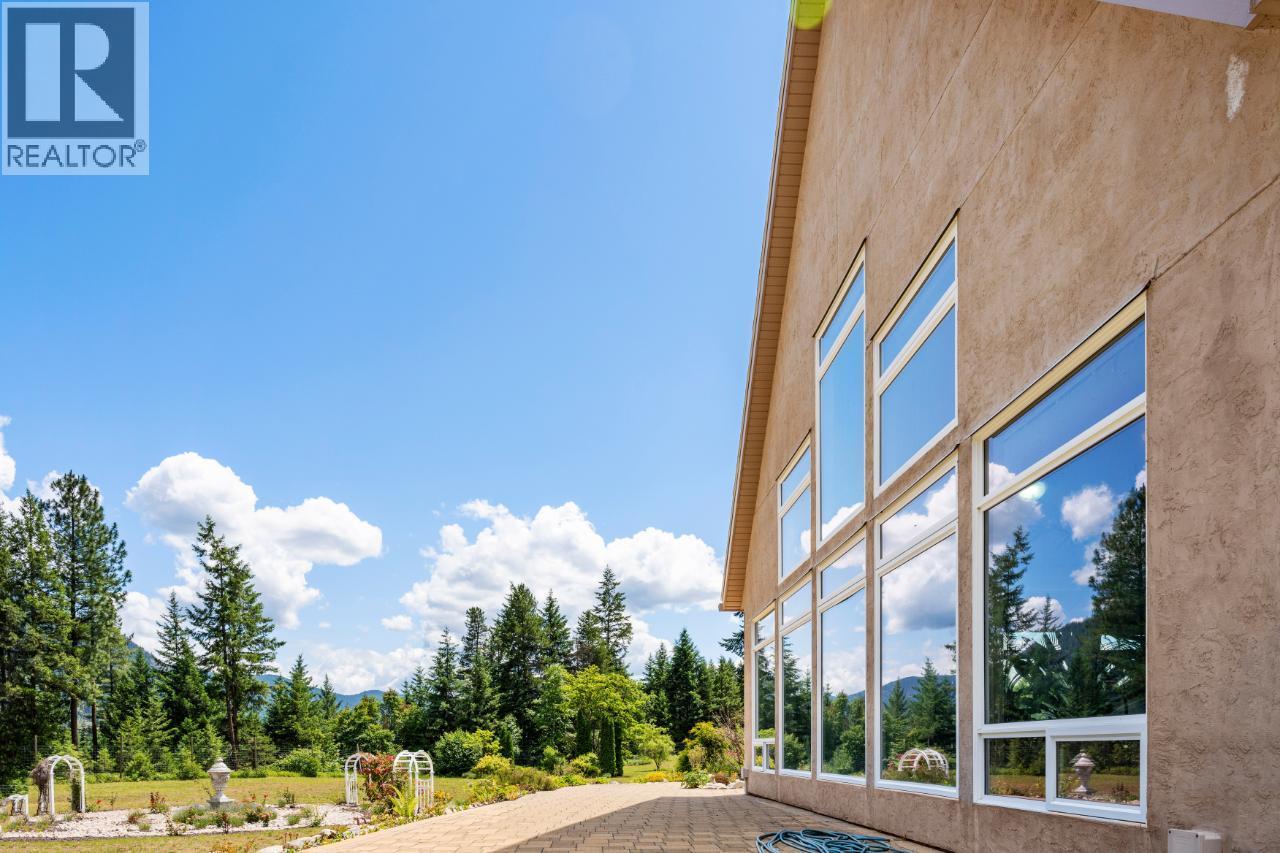 1480 Nighthawk Drive, Castlegar, British Columbia  V1N 4S2 - Photo 67 - 10370188