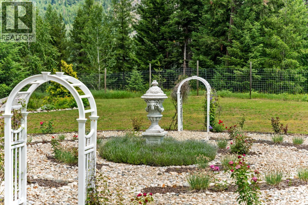 1480 Nighthawk Drive, Castlegar, British Columbia  V1N 4S2 - Photo 72 - 10370188