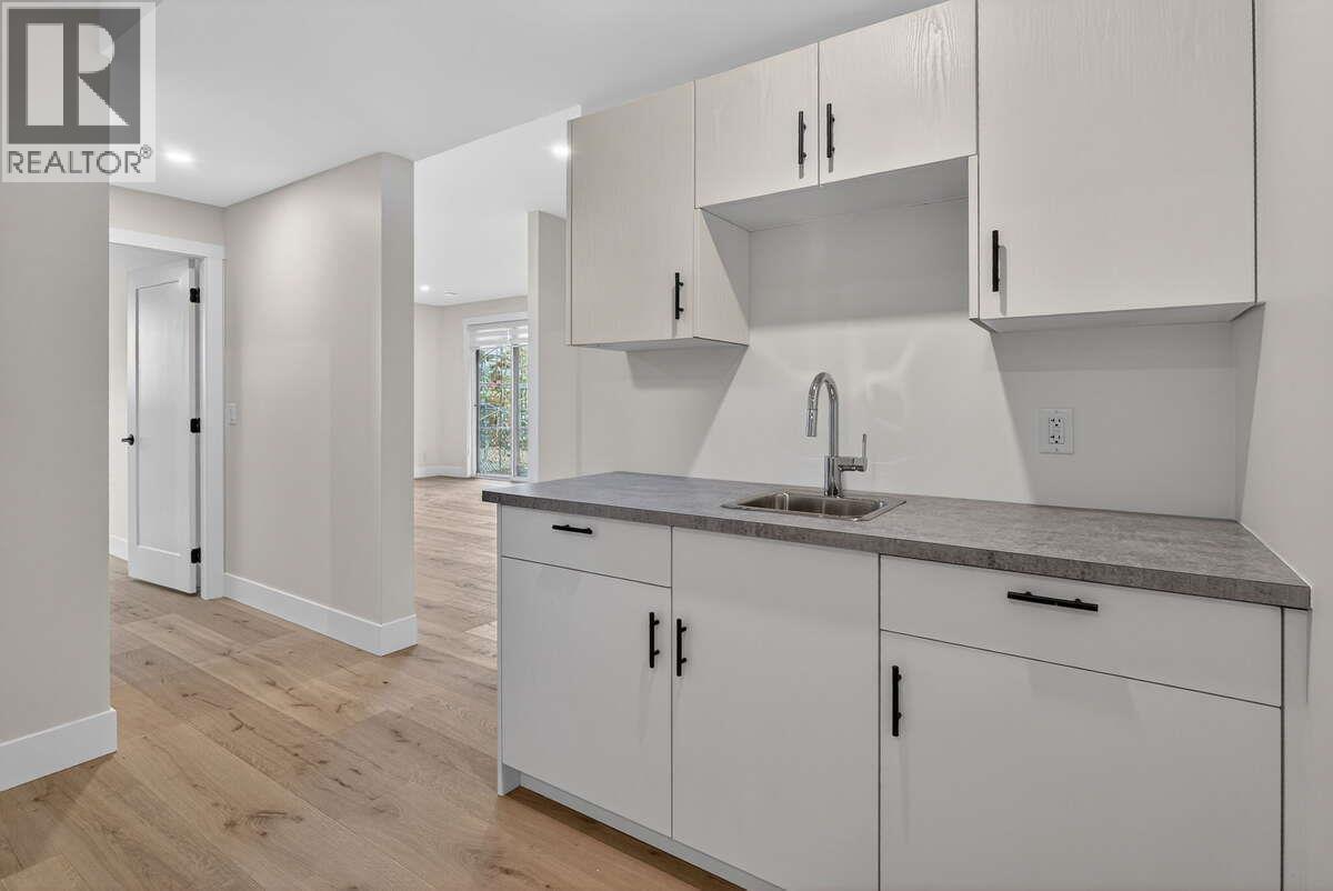 2140 Montenegro Drive, Kelowna, British Columbia  V1P 0B2 - Photo 30 - 10370201