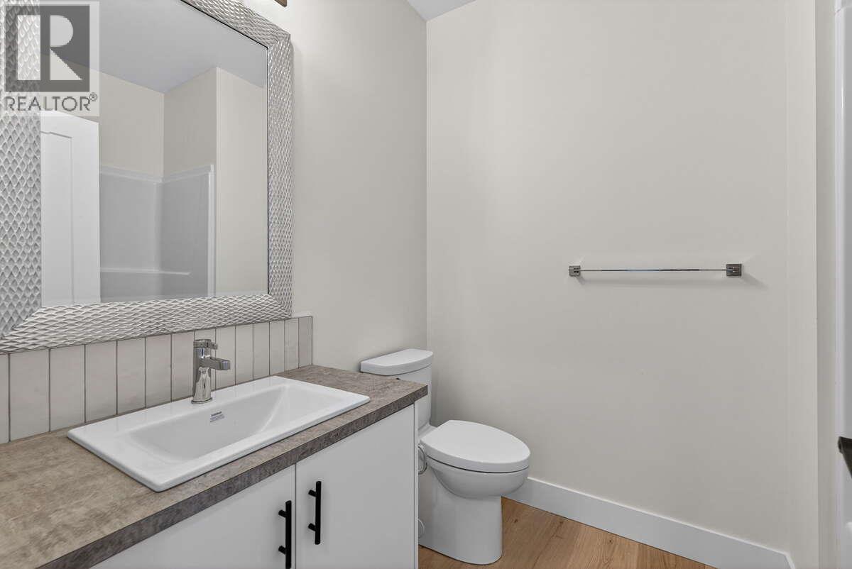 2140 Montenegro Drive, Kelowna, British Columbia  V1P 0B2 - Photo 32 - 10370201