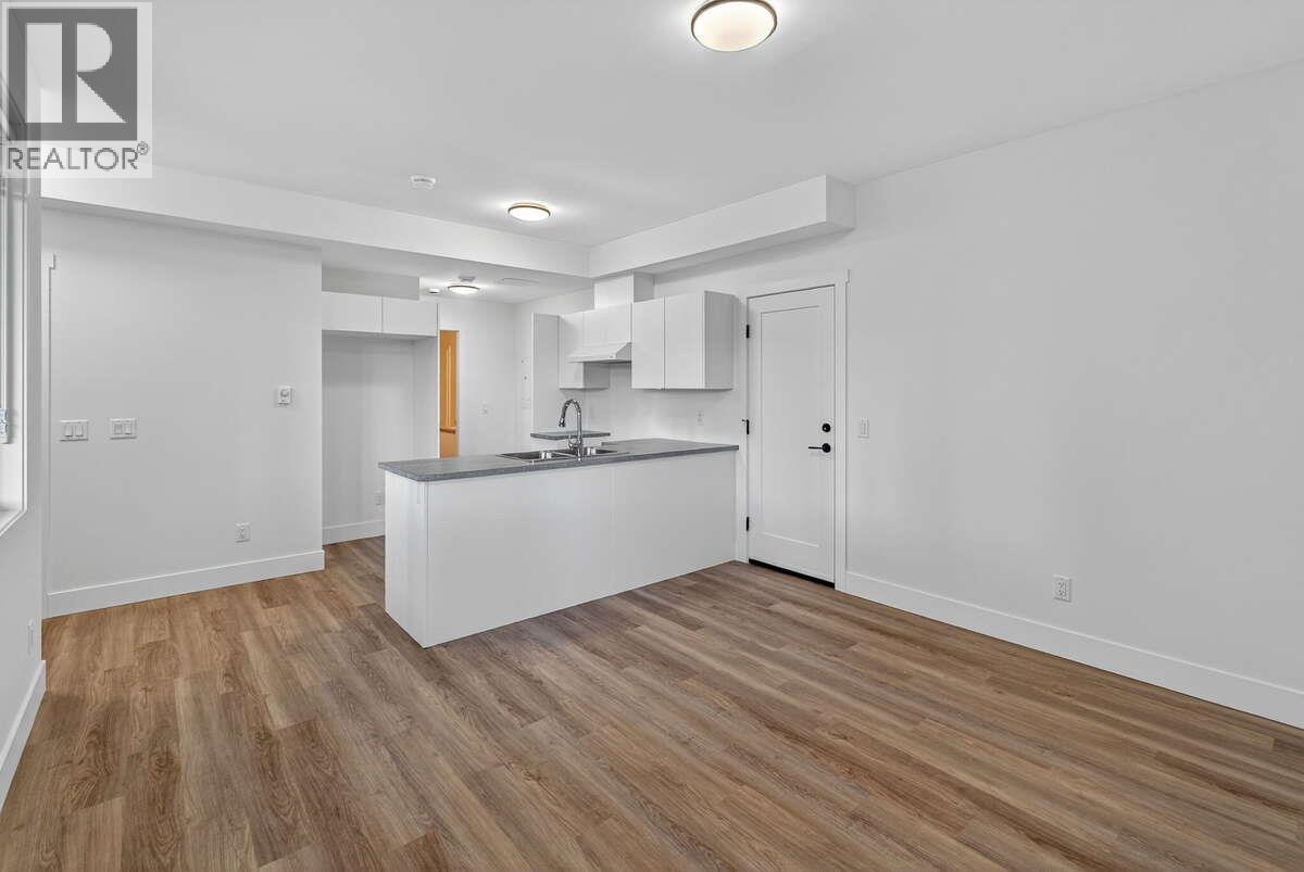 2140 Montenegro Drive, Kelowna, British Columbia  V1P 0B2 - Photo 35 - 10370201
