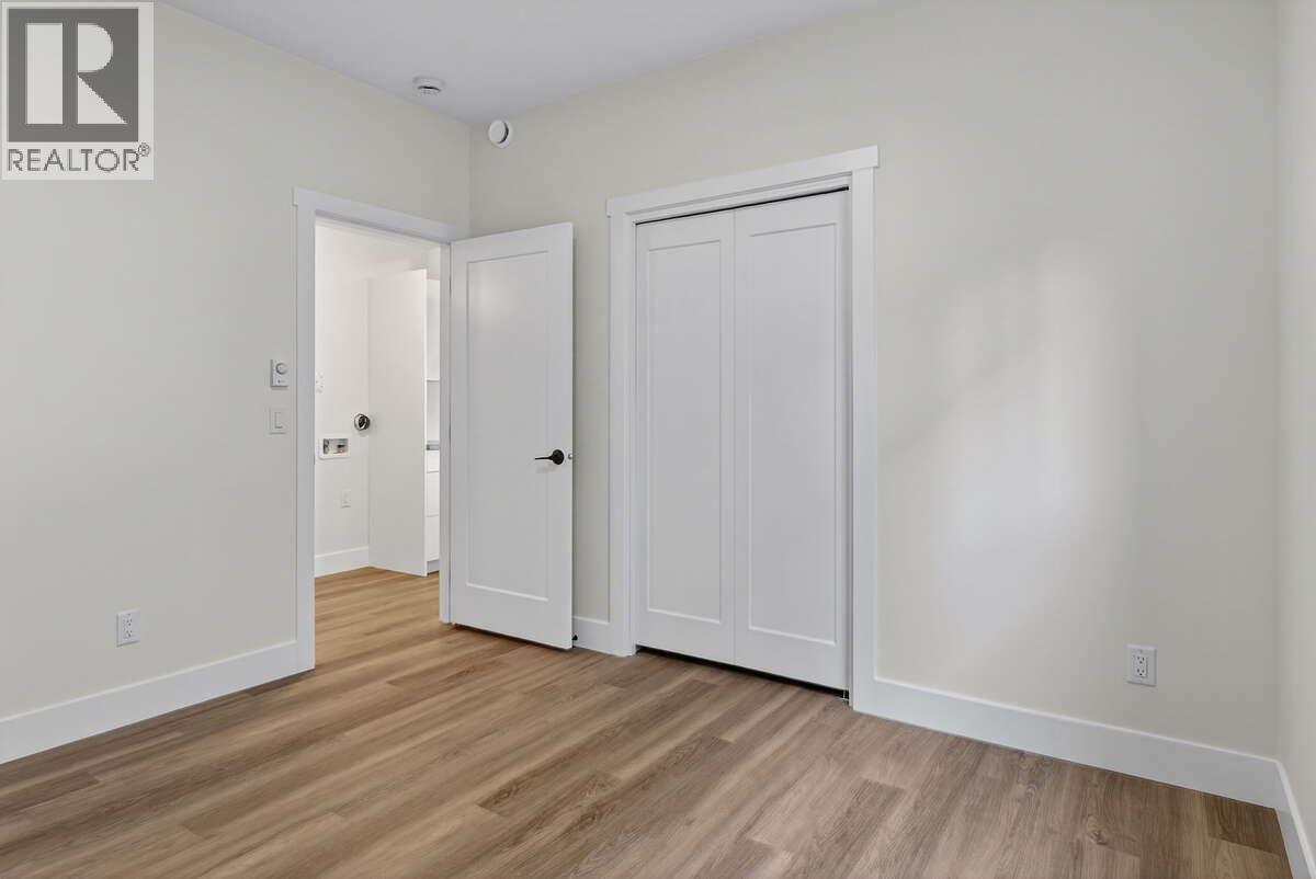 2140 Montenegro Drive, Kelowna, British Columbia  V1P 0B2 - Photo 38 - 10370201