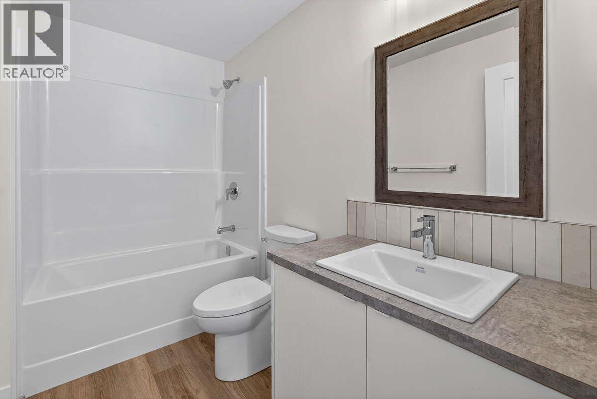 2140 Montenegro Drive, Kelowna, British Columbia  V1P 0B2 - Photo 39 - 10370201