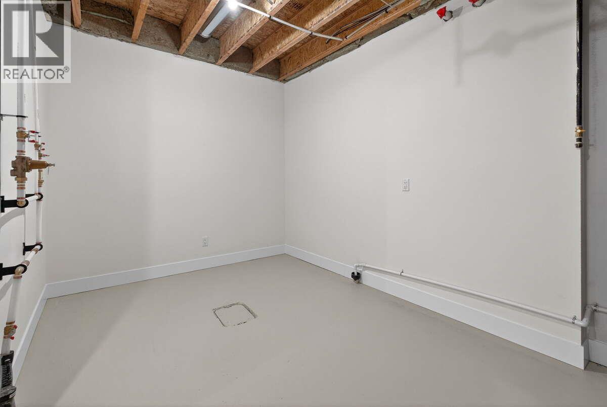 2140 Montenegro Drive, Kelowna, British Columbia  V1P 0B2 - Photo 40 - 10370201