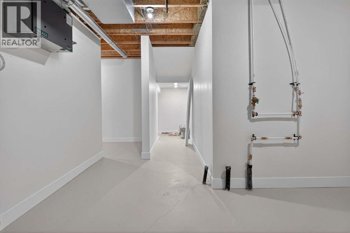 2140 Montenegro Drive, Kelowna, British Columbia  V1P 0B2 - Photo 41 - 10370201