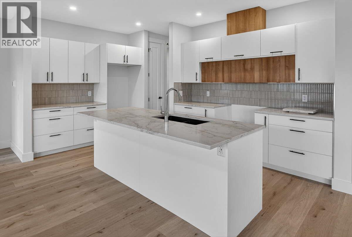 2140 Montenegro Drive, Kelowna, British Columbia  V1P 0B2 - Photo 7 - 10370201