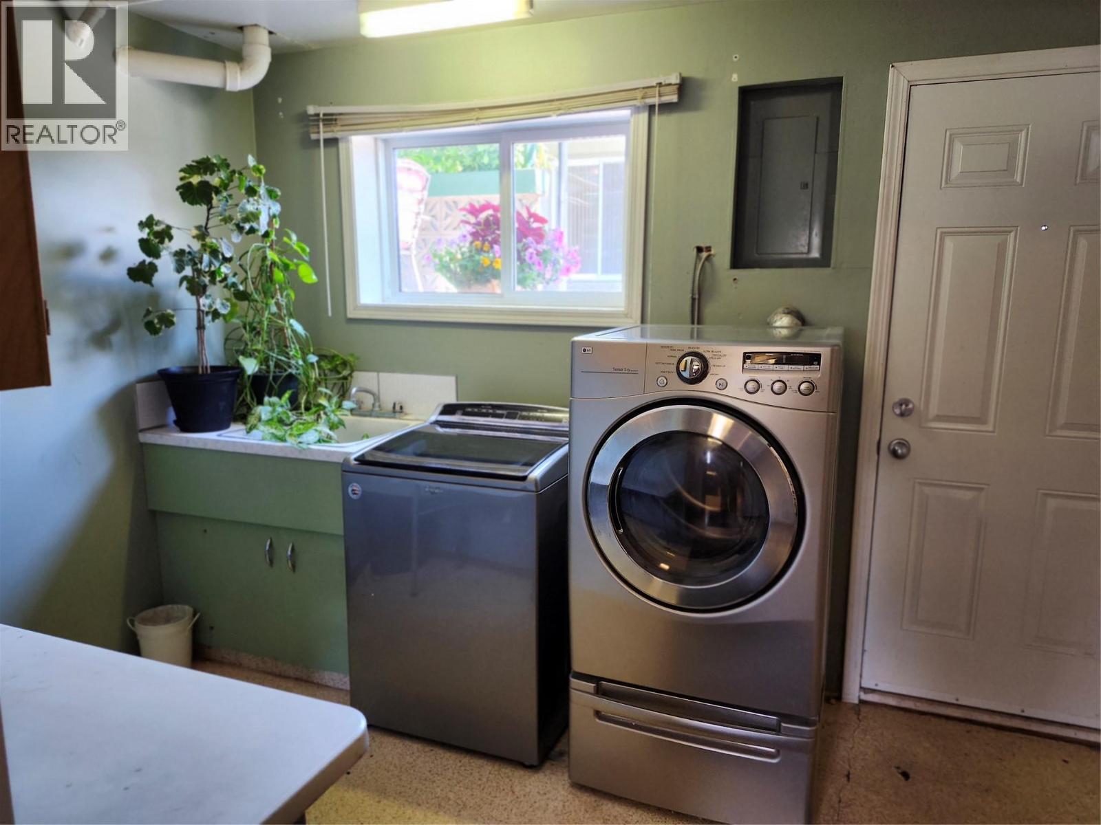 6453 Park Drive, Oliver, British Columbia  V0H 1T3 - Photo 12 - 10370148