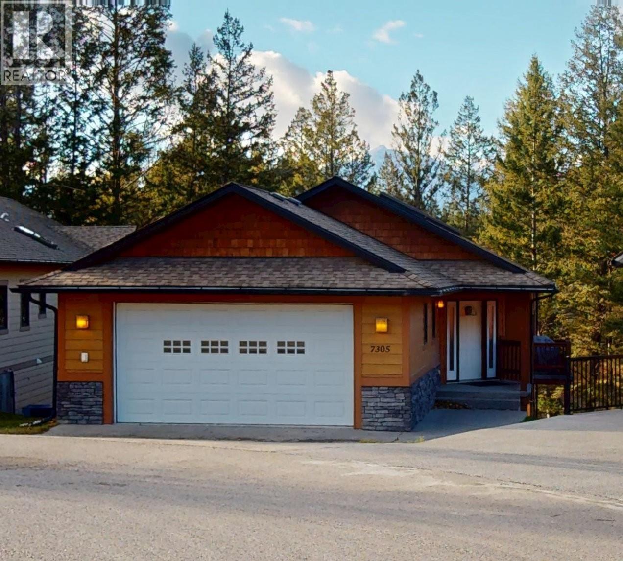 7305 Copperhorn Drive, radium hot springs, British Columbia