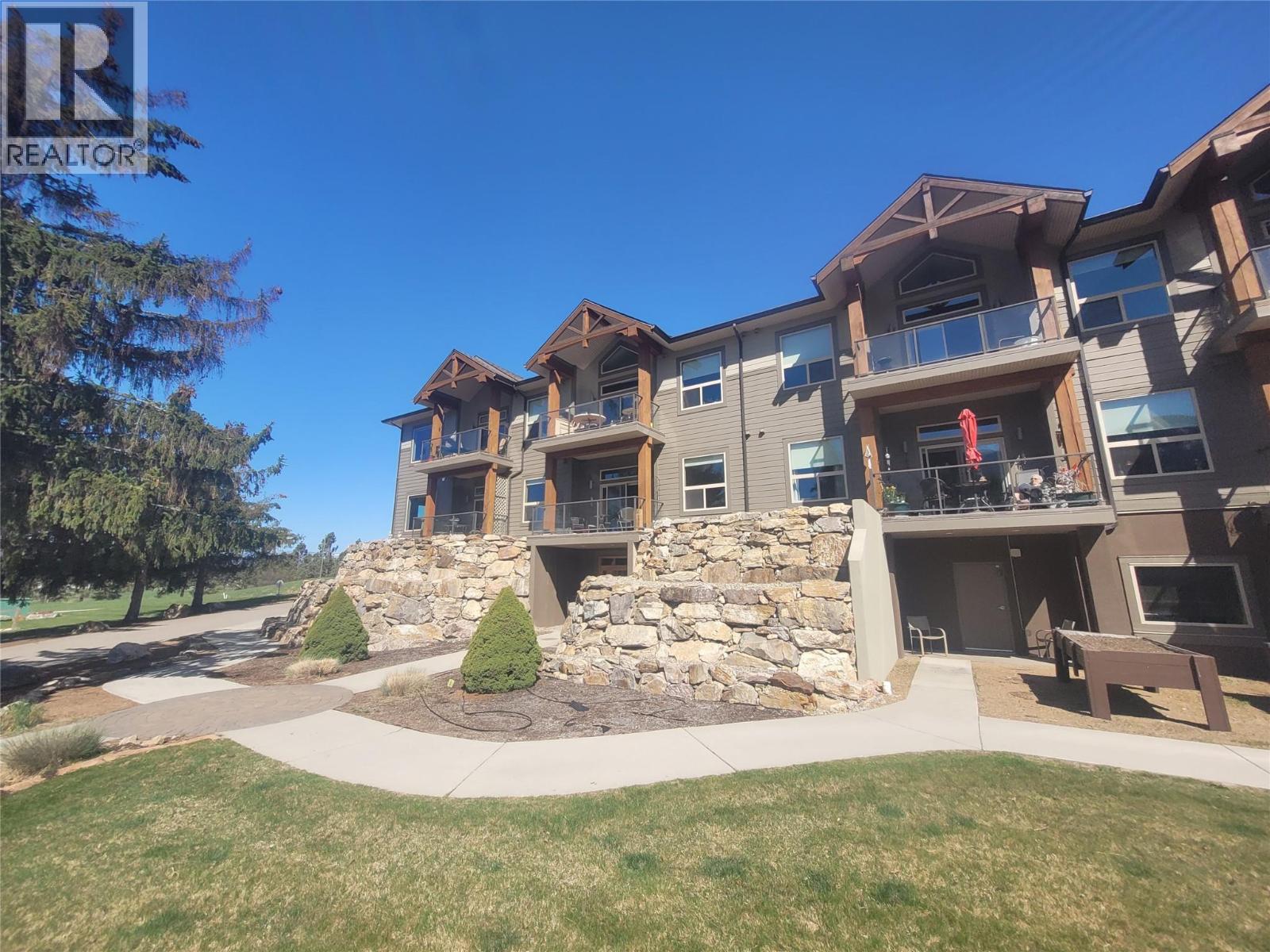 9100 Mackie Drive Unit# 104, Coldstream, British Columbia  V1B 1G9 - Photo 3 - 10370133