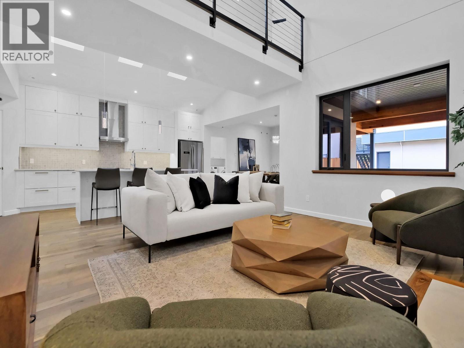 700 Churchill Avenue, Penticton, British Columbia  V2A 1E1 - Photo 4 - 10370068