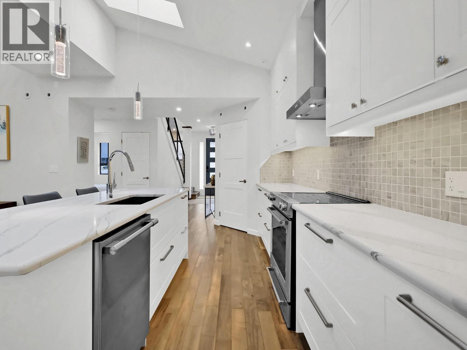 700 Churchill Avenue, Penticton, British Columbia  V2A 1E1 - Photo 7 - 10370068