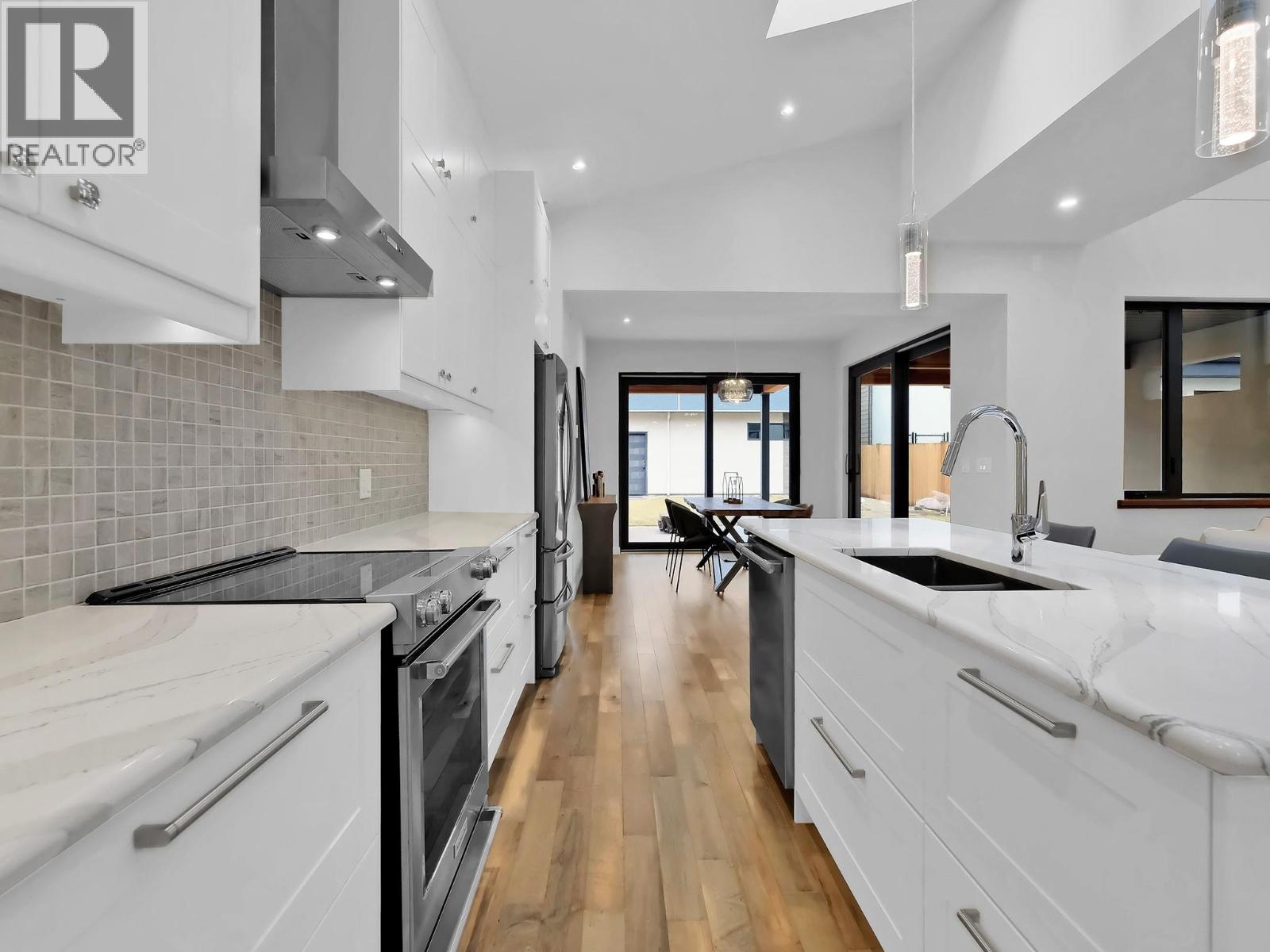 700 Churchill Avenue, Penticton, British Columbia  V2A 1E1 - Photo 9 - 10370068