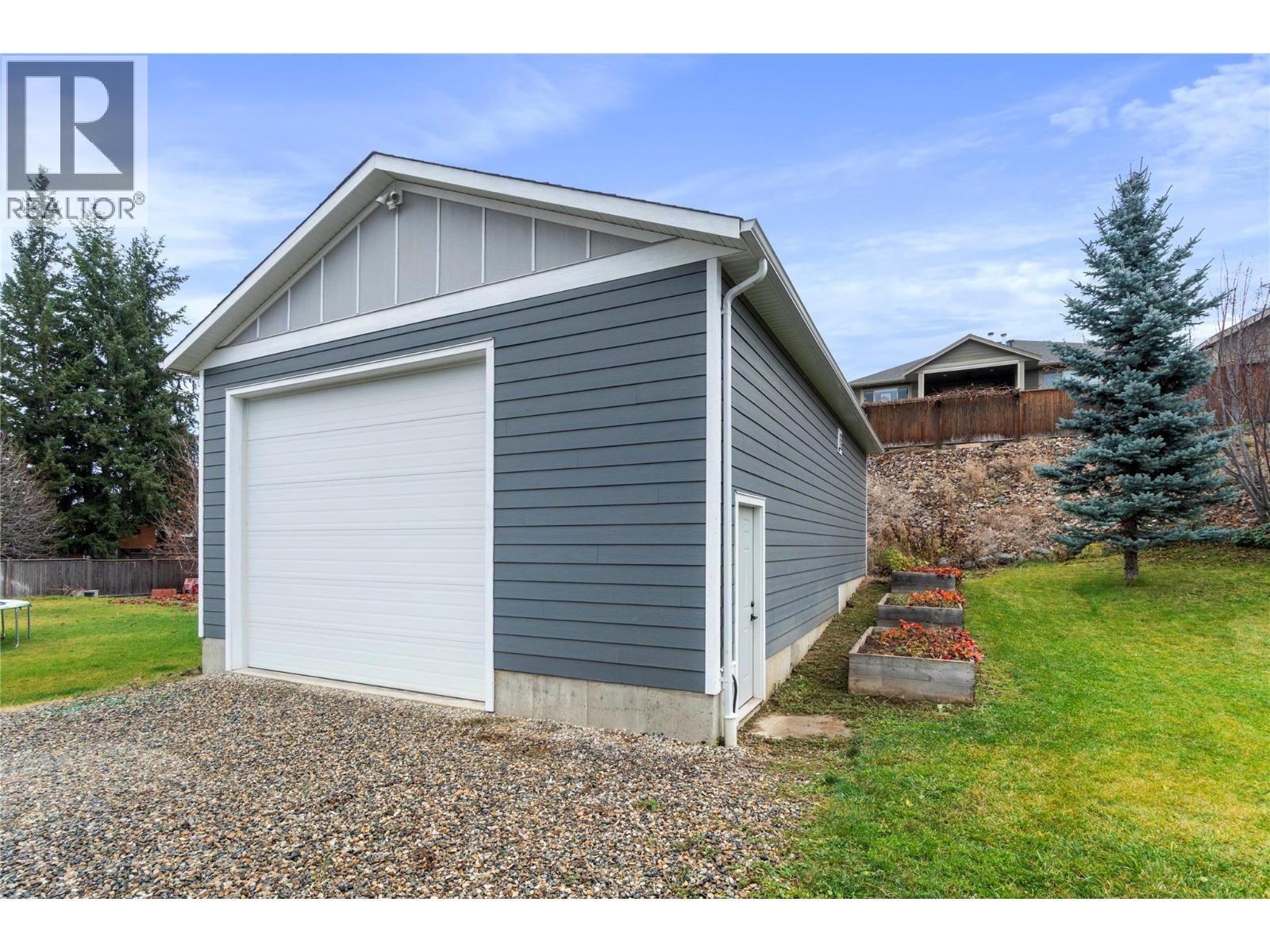 1140 23 Street Se, Salmon Arm, British Columbia  V1E 0C7 - Photo 2 - 10370118