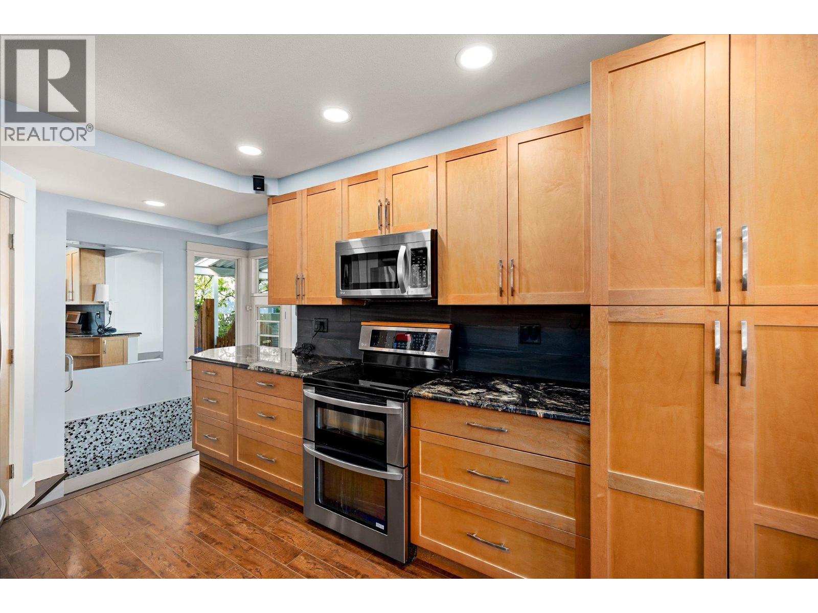 12313 Kalavista Drive, Coldstream, British Columbia  V1B 1K7 - Photo 7 - 10362742