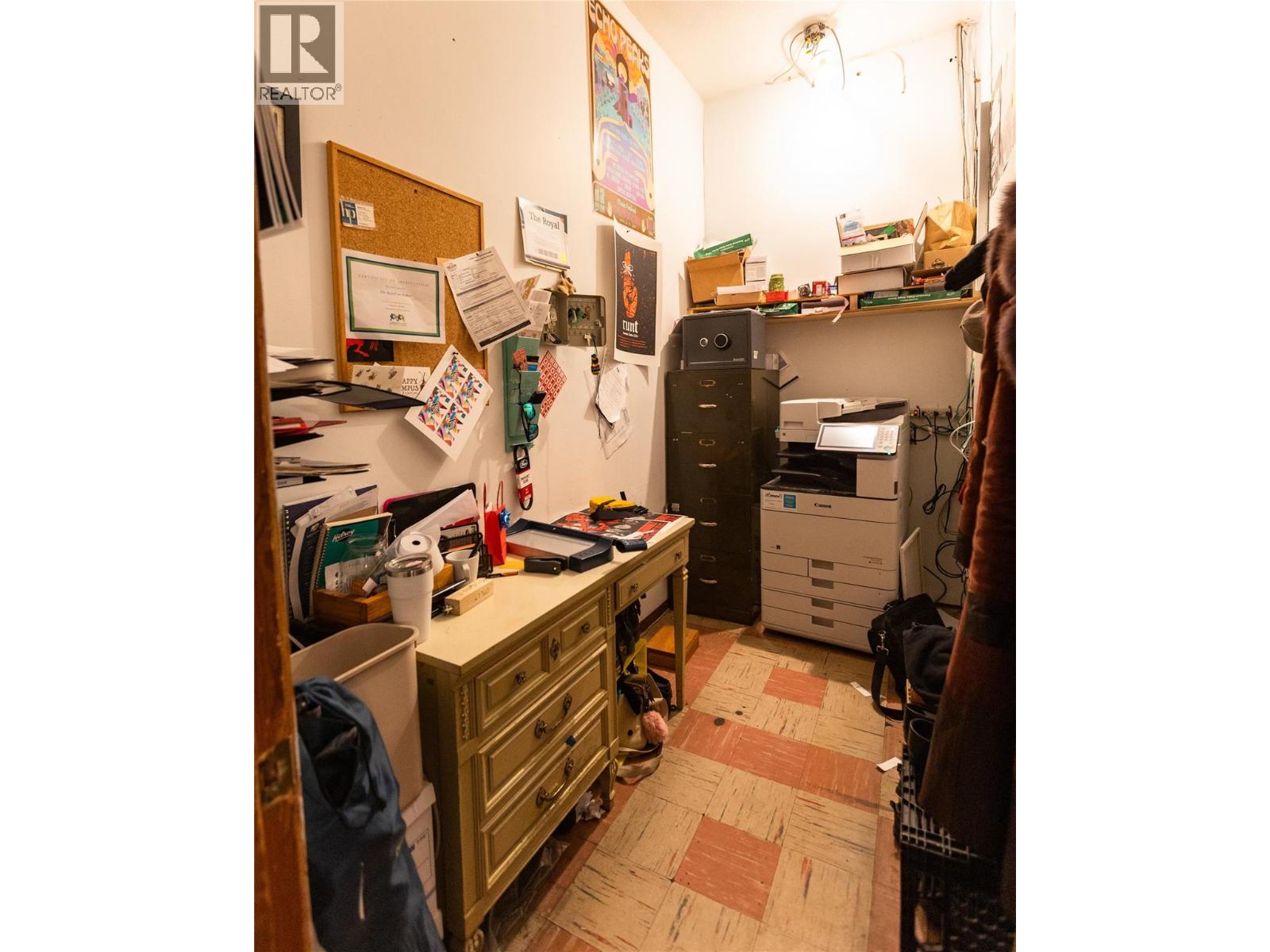 330 Baker St Street, Nelson, British Columbia  V1L 4H5 - Photo 35 - 10370076