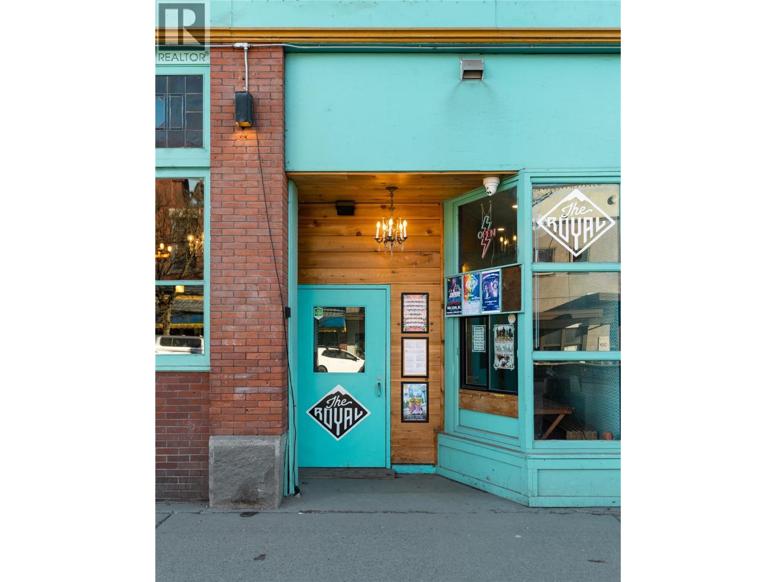 330 Baker St Street, Nelson, British Columbia  V1L 4H5 - Photo 4 - 10370076