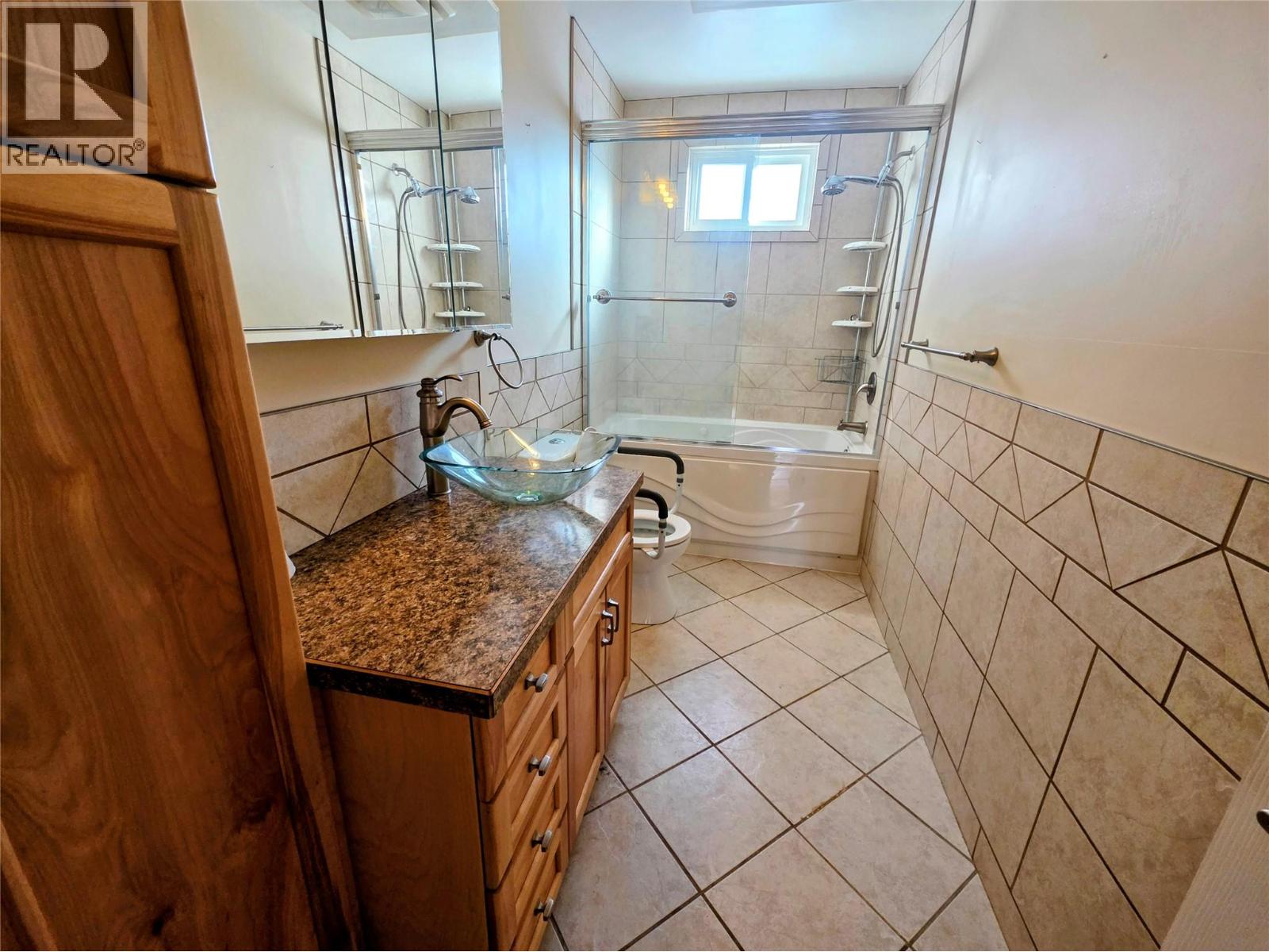 1866 Cole Street, Fruitvale, British Columbia  V0G 1L0 - Photo 9 - 10370266